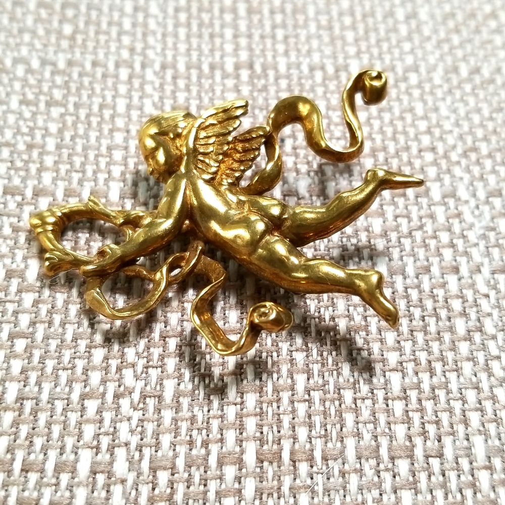 MMA RARE! 1982 Cherub Winged Angel Victorian Revival Gold-plated Brooch - Picture 2 of 11